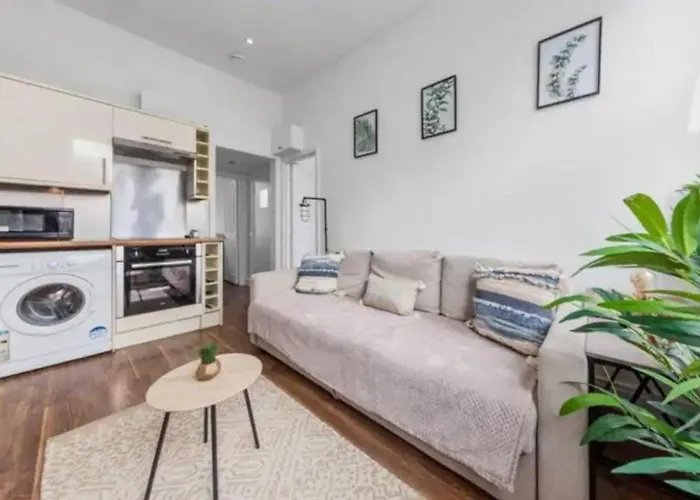 London - 2 Bedroom Flat Near Clapham Junction Cj