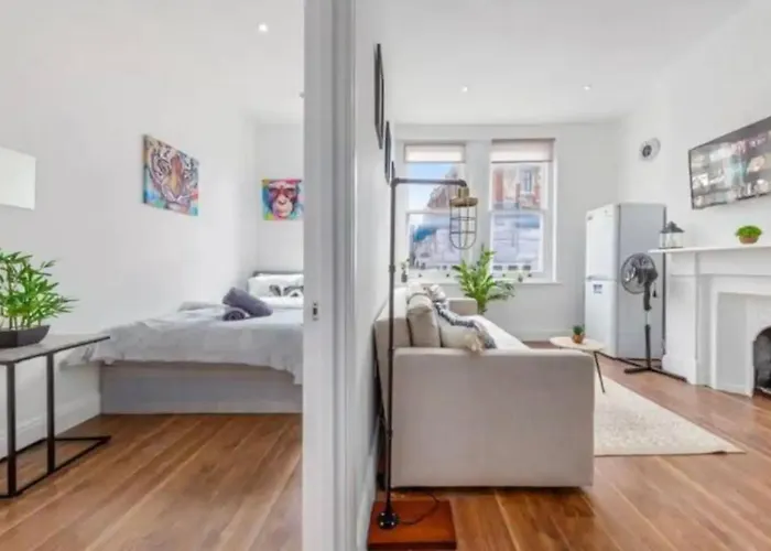 London - 2 Bedroom Flat Near Clapham Junction Cj